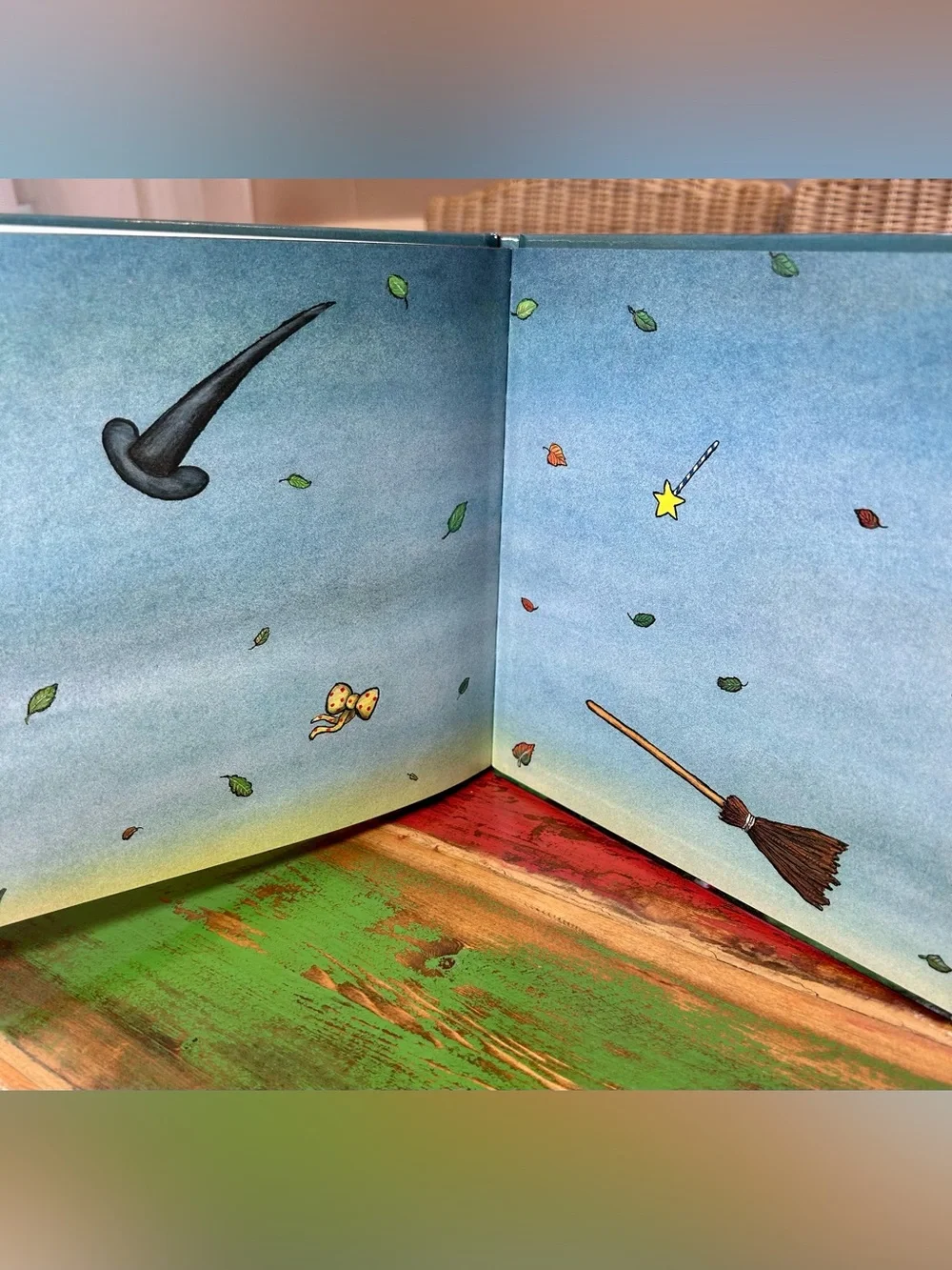 Room on the Broom Board Book Spooky Season Kids Julia Donaldson (2019 Ed)